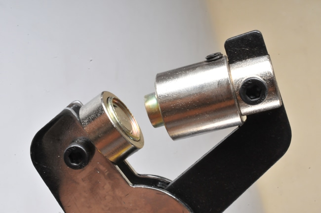 Manual Eyelet Puncher features